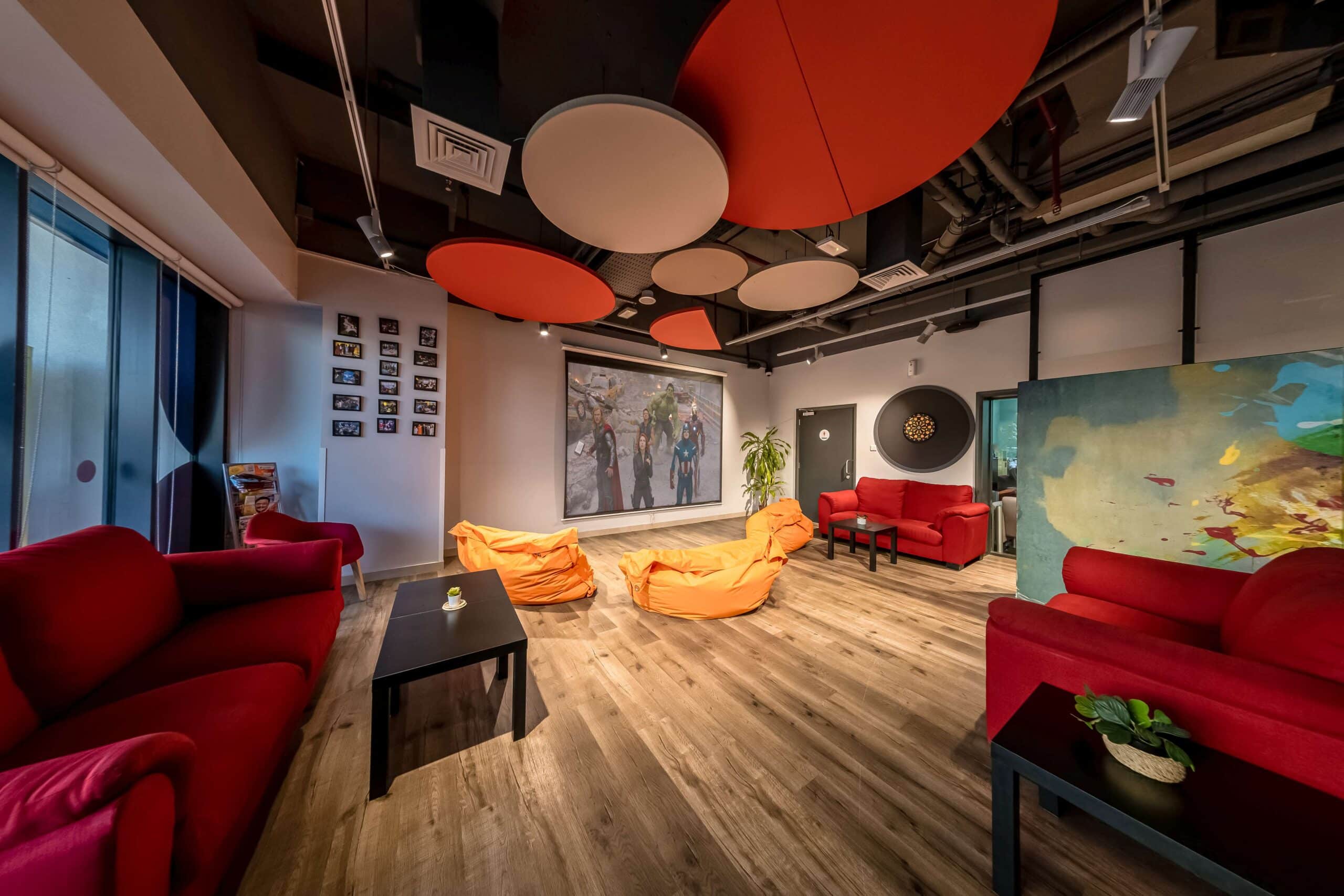 Cinema-and-tv-viewing-lounge-scaled
