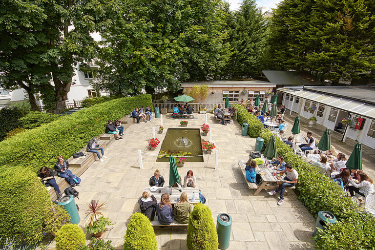 St-Giles-England-Eastbourne-24_0